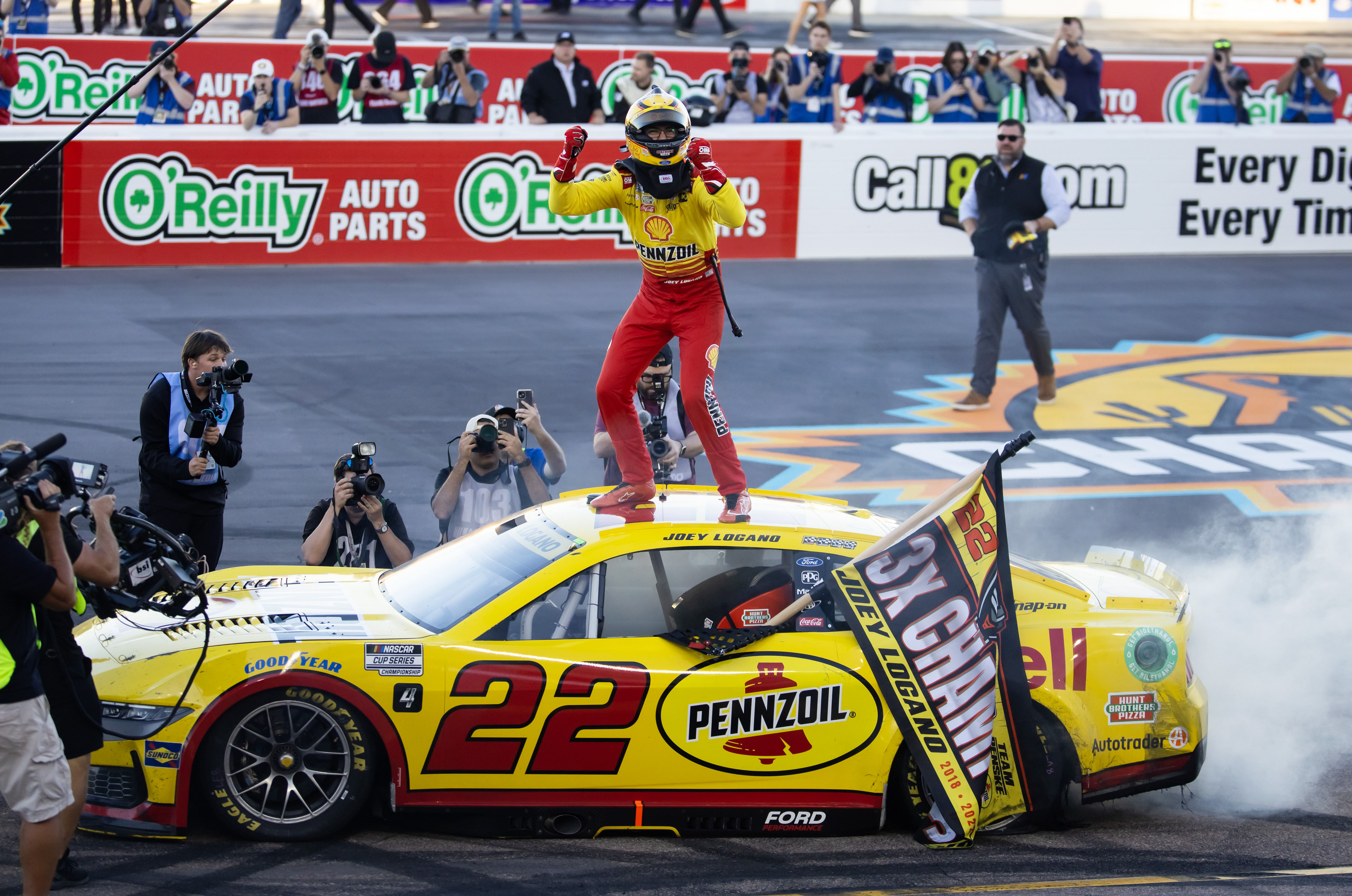 Joey Logano drives the #22 Ford Mustang for Team Penske - Source: Imagn